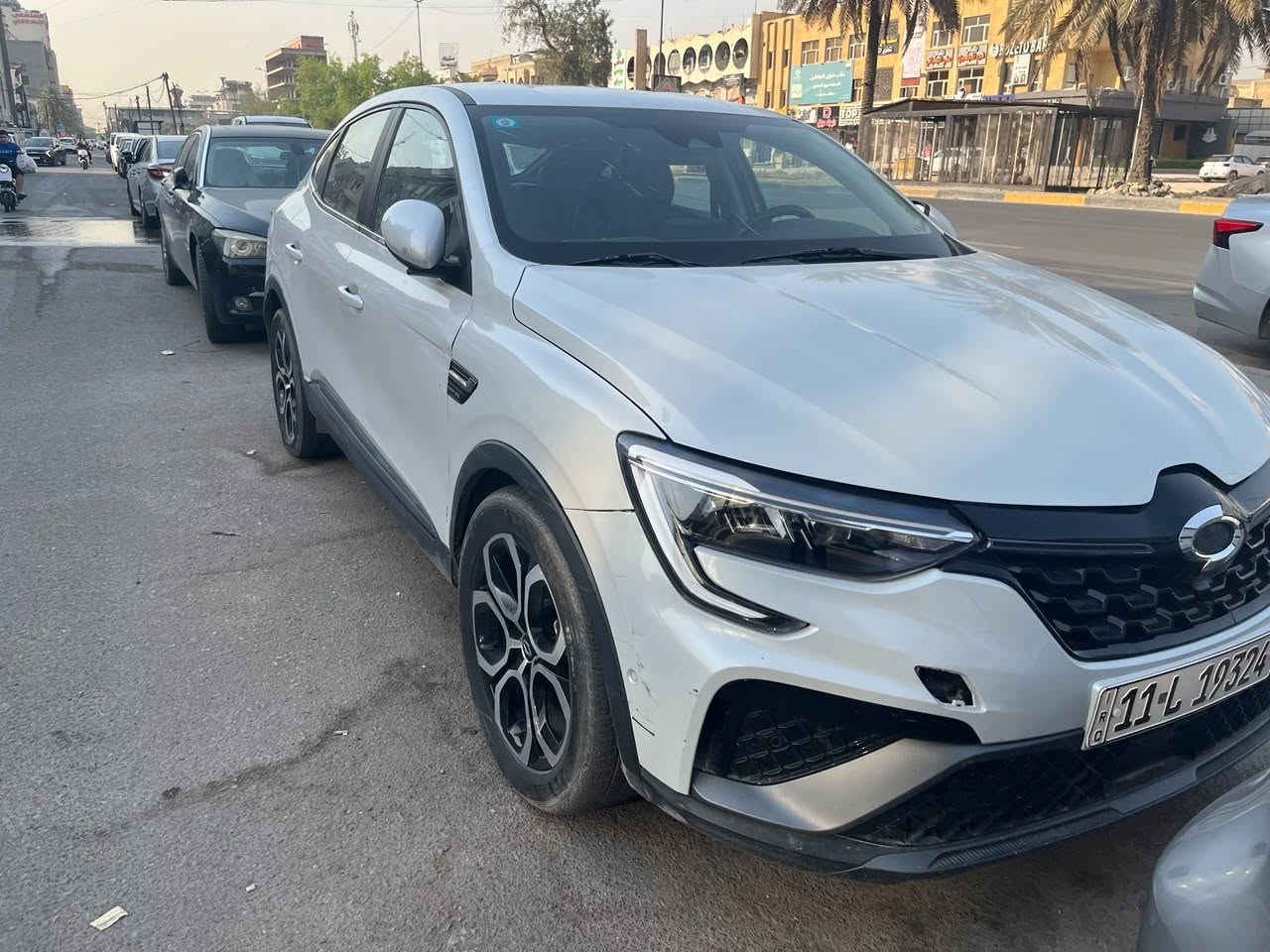 رينو سامسونك XM3 هايبرد 
موديل 2023
محرك هايبرد (بنزين + كهرباء) — اقتصادي جداً بالوقود
رقم بغداد — التحويل ثاني يوم
الممشى: 55 ألف كم وقابل للزيادة (السيارة باستخدام يومي)

السعر 85 ورقة قفل  
المواصفات:

الحالة: السيارة بحالة جيدة بشكل عام. بها حادث سابق: جاملغين + بنيد + صندوق صبغ، وتحتاج تصليحات بسيطة بالصدام الخلفي (واضح بالصور).
للاستفسار والاتصال:
***********  - *********** بغداد, العراق

