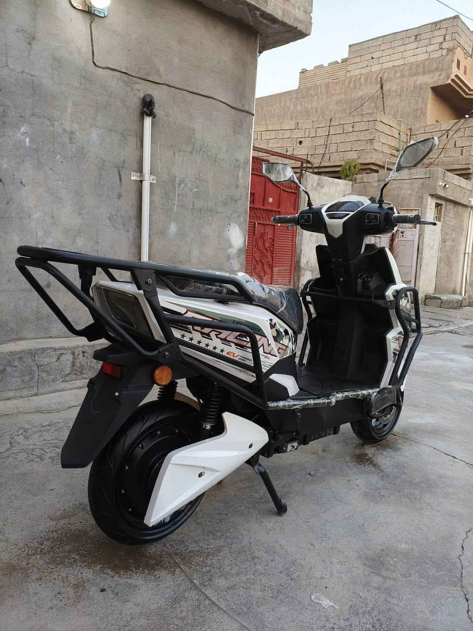 دراجه شحن
موديل 2025
6بطاريه 
ملف 3000
تشغيل عن بعد 
نضام بارك 
نضام رجوع خلف 
3نمر 
سرعه فول حقيقي 🔥
شلعه🔥
هورن 
لايت عالي ناصي 
دراجه جديد جدآ بعده بل جيس 
سعر 750بي مجال
ديالى جلولاء 
***********

