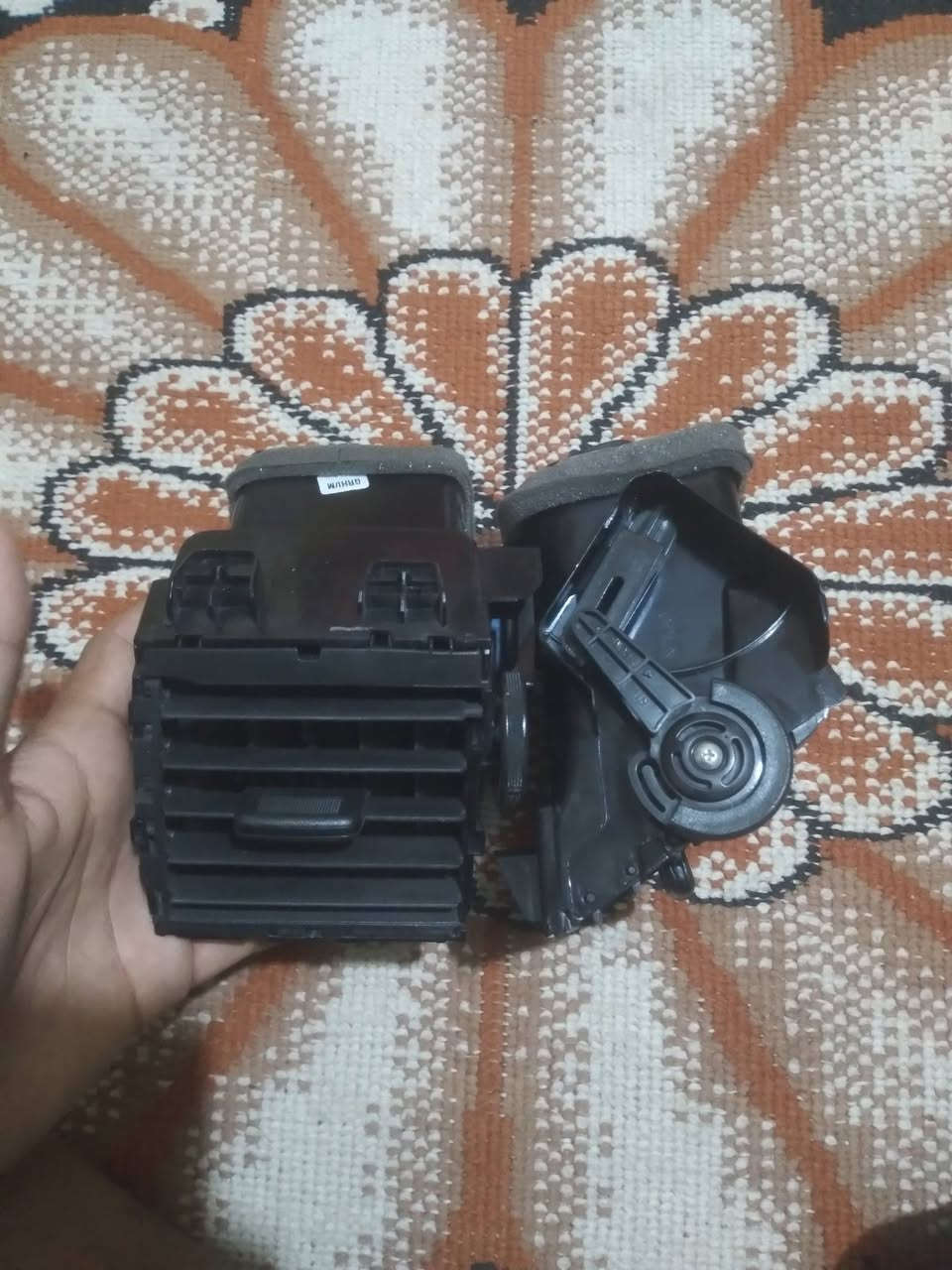 للبيع غراض نيسان صني N17 هندي جديد
- فريم مسجل وسطي اصلي
- جرار دشبول عدد 2
- فتحات تبريد جانبية

نظافه 100% بدون كسر - مال تفصيخ خليجي نظيف
مكاني البصرة - القبلة
توصيل ما عندي 
السعر: 45 الف للسيت كامل
للتواصل خاص او واتساب ***********

#نيسان_صني #N17
