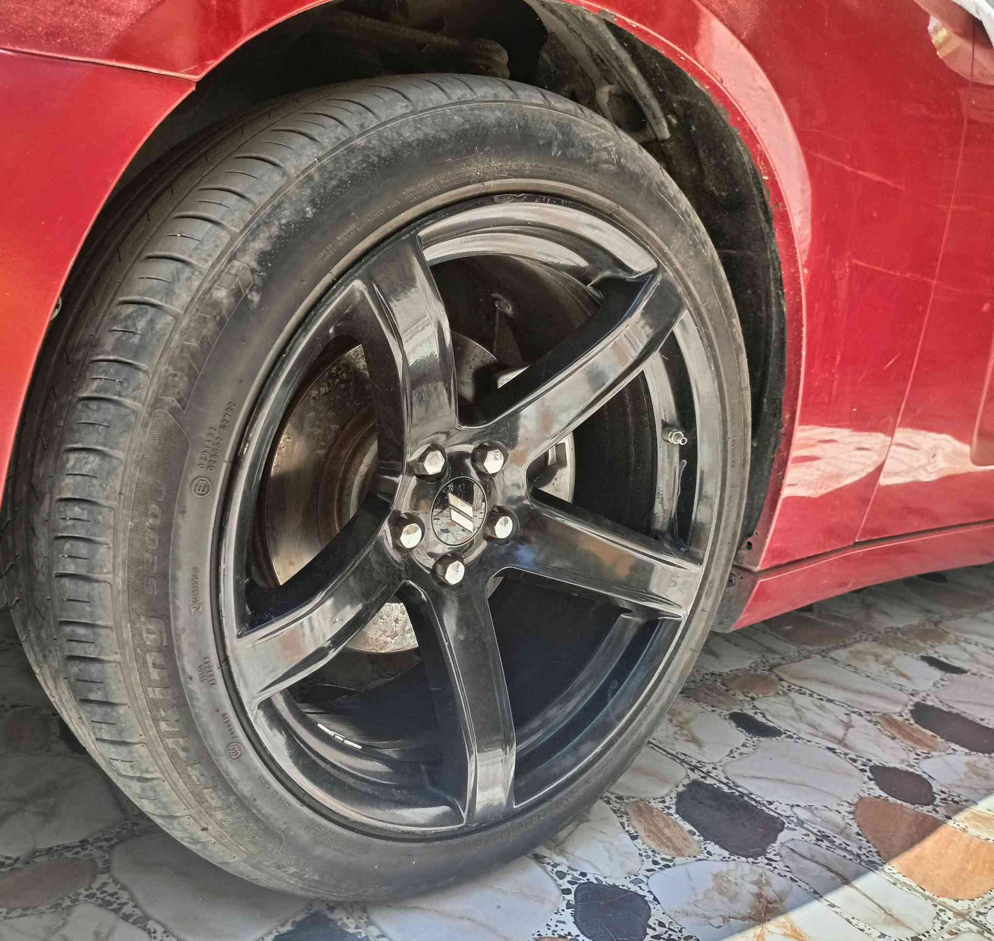 وياله جارجر خسفه قويه ب 400الف  بيهن فقط فطور ومصلحات لا عواج ولا ضربه مع تخم تاير اخو الجديد 90٪  بس التايرات سعرهن مشتريهن ب 350الف تريد فقط الويل ابيعلك تريد ويل وتاير ابيعلك  ‏‪***********‬‏ مكاني ديالى
