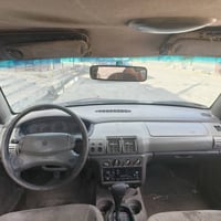 گلايز نيون • ١٩٩٥ • مكينة قير كورولا