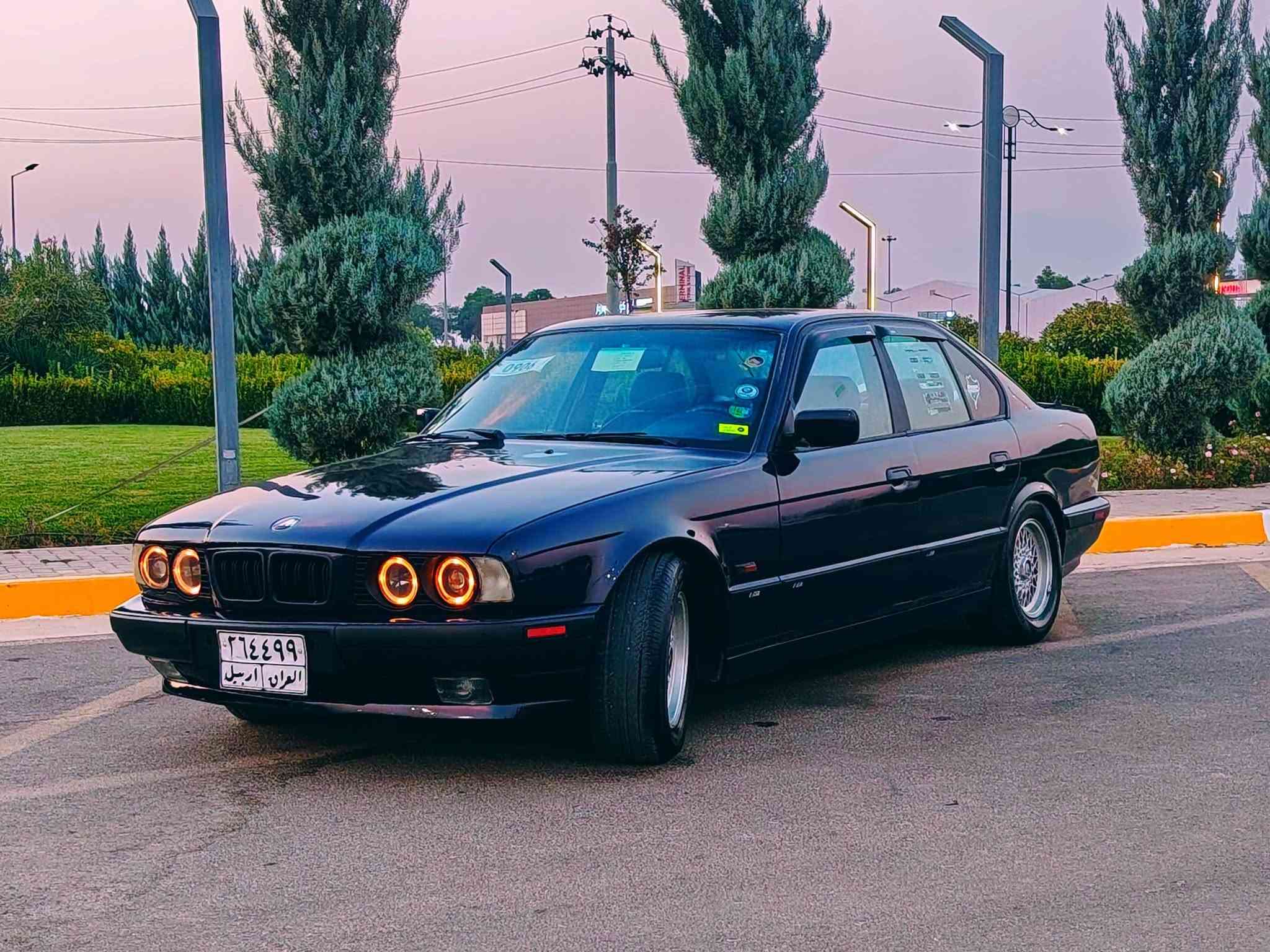 سلام عليكم
بي ام للبيع موديل 1994
525 كبس 
كير اوتماتيك 
شرط تحويل وكالة
السياره فول فقط ما بي سلايت
نظام ABS 
4 تايرات جديد 
تبريد ويا سلف 
كشنات جلد 
قفل مركزي بجم عريض 
السياره بدون حوادث كله عل وضع شركه 
كهربايات كله شغال 
العنوان سليمانية
السعر 63 وبي مجال 
رقم ***********
***********
