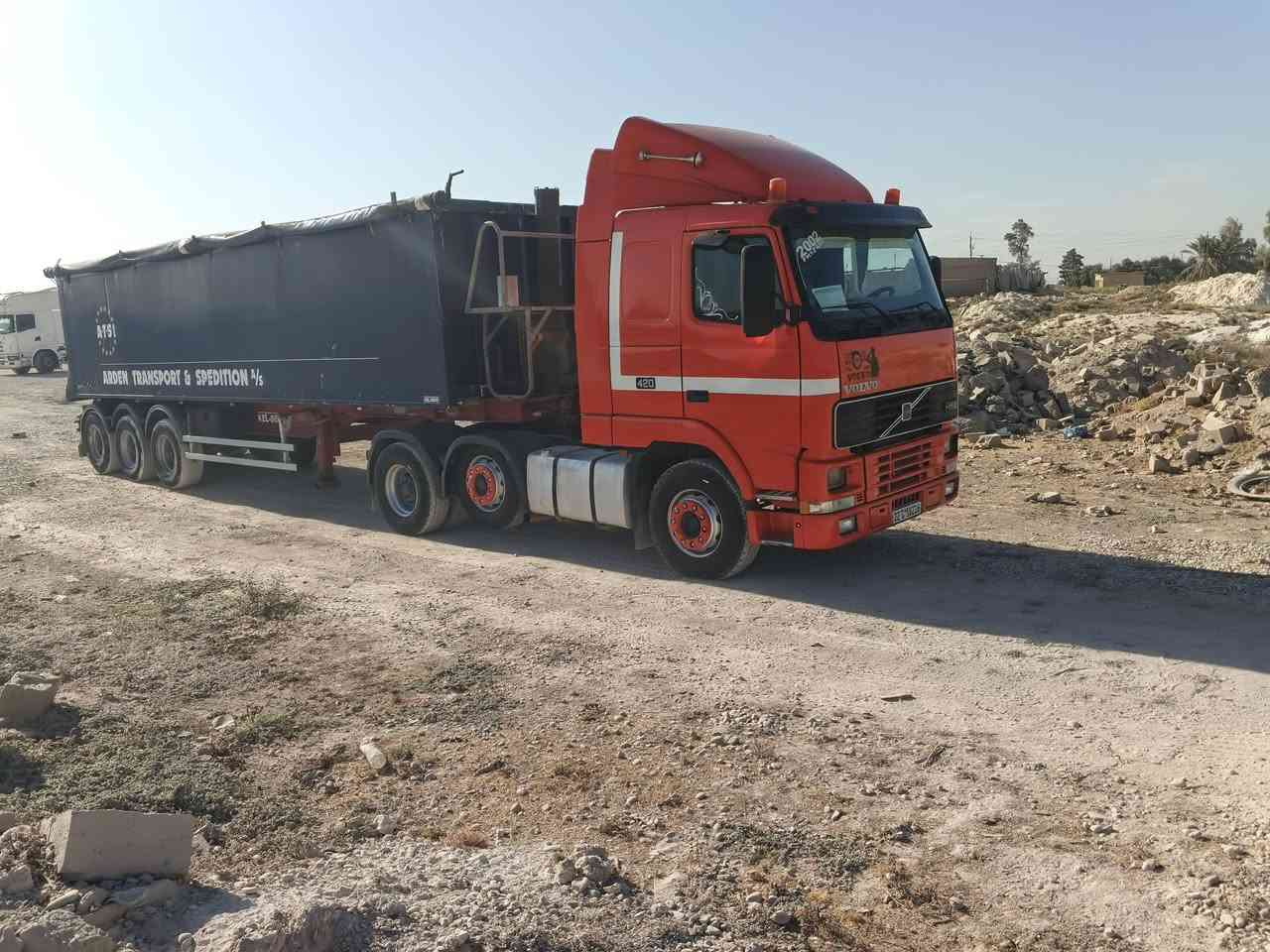 السلام عليكم فالفو للبيع مع حاويه مربوط كفاله عامه شرط التحويل حصه گاز كركوك سعر 360$ وبيا مجال رقم صاحبه ***********)*********** مكان كركوك حي الصناعي
