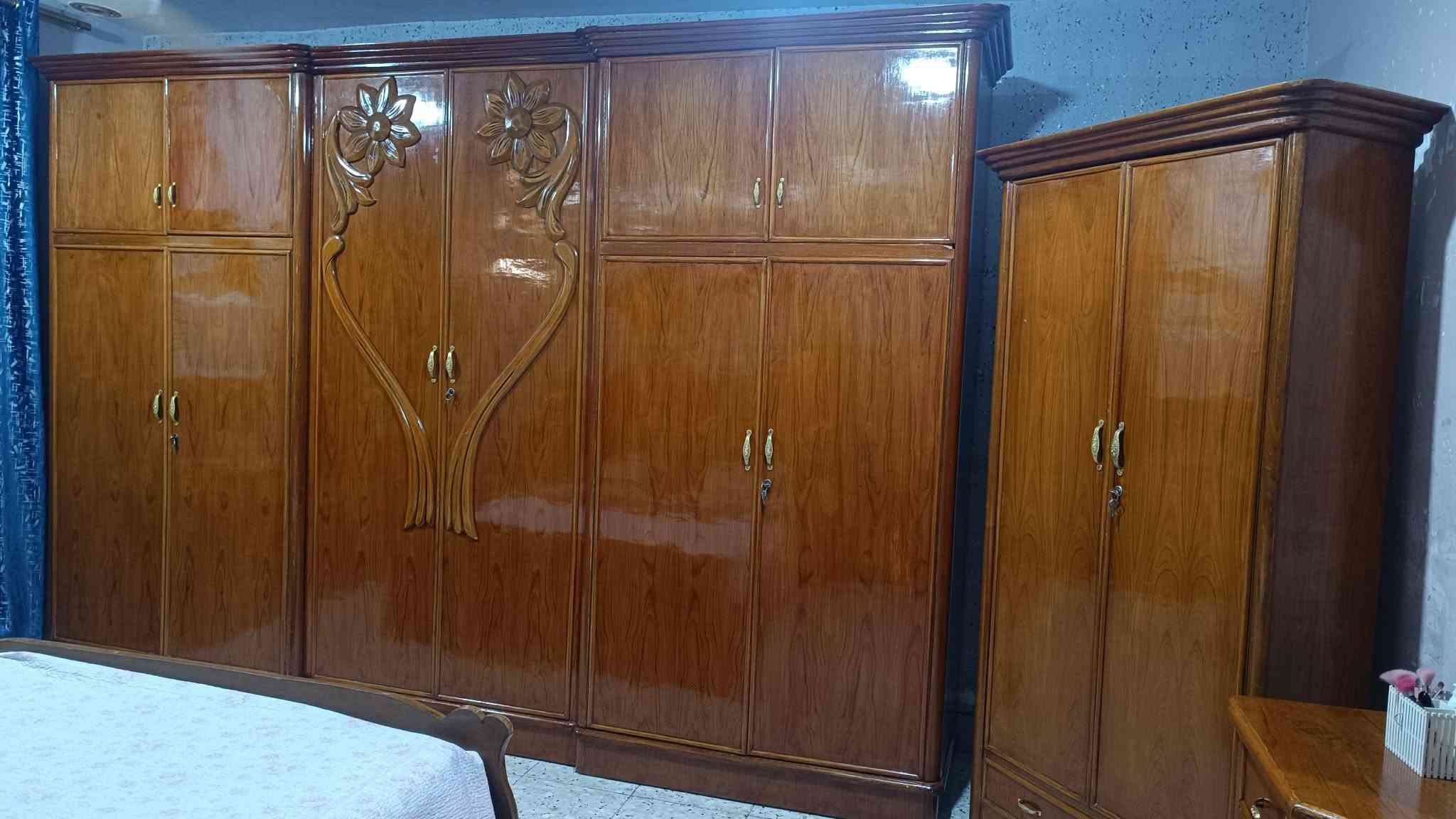 غرفه تسكام صاج داخل وخارج 5ملم ام السته طابقين ظهر جرجوبه سقف وقاعدة بلوك نظيفه اي ضرر مبيه متكونه من 8 قطع مكاني محاويل للاتصال على الرقم ***********
