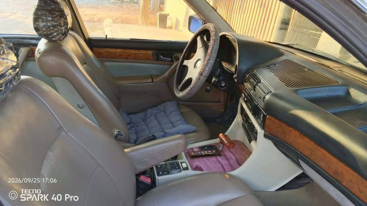 بيئيم BMW ٧٣٠ گيرومةكينه ي بةشرت مەکینە فەل دةعامي بؤدةعامي بةشەرت ئارم بلاستيك سلێمانی  ناودةر ي زؤ ر جوانة تة بريدة سلايدي ئيشةكات سەیارەکە جایزە سعری 19گەڵا و معمەلە ژ.م *********** السليمانية, العراق

نص مكتوب في الصور:
- 2026/09/25 17:06 TECNO SPARK 40 Pro