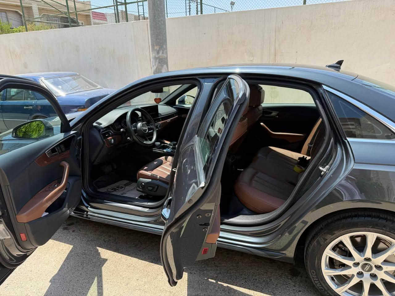 للبيع 2022  Audi A4 TFSI Quattro Premium 
السعر:170 ورقه وبيها مجال
* المحرك: 2.0 TFSI تيربو 4 سلندر
* القوة: 261 حصان
* ناقل الحركة: S tronic أوتوماتيك 7 سرعات
* نظام الدفع: Quattro رباعي
* تسارع 0-100 كم/س: 5.8 ثانية تقريباً
* فتحة سقف كهربائية
* كاميرات أمامية وخلفية
* حساسات أمامية وخلفية
* شاشة معلومات وترفيه كبيرة
‏* Apple CarPlay و Android Auto
* تشغيل بصمة وستارت/ستوب
* مثبت سرعة
* مقاعد جلد
* تكييف أوتوماتيك ثنائي المناطق
* إضاءة LED أمامية وخلفية
* مرايا كهربائية مع طي كهربائي
* جنوط ألمنيوم رياضية
* نظام مانع انزلاق وثبات إلكتروني
* وسائد هوائية متعددة
* نظام مراقبة ضغط الإطارات

السيارة بحالة ممتازة، محرك وگير وشاصي بحالة جيدة، جاهزة للفحص.
عدد الكيلومترات: (50 الف)
اللون:(اسمنتي)

الاضرار:
جامغ ايمن معدل بارد
وجاملغ ايسر بي طعجة معدلة والشخوط مصبوغه تكحيل

موقع السياره اربيل 
الرقم:***********
