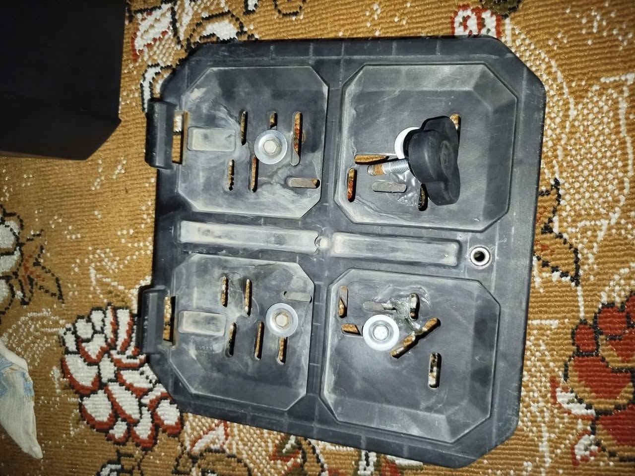سلام عليكم 
تاير مع ويل وره جيب وشد
صندوك اصلي مع مفتاح مالته
قبق بريك وره 
بكره خلفيه
اي استفسار مراسله خاص
واتساب ***********
