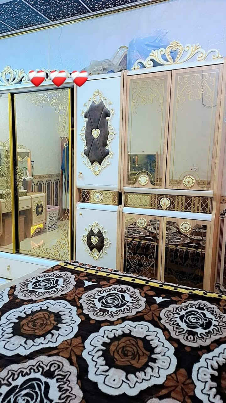 السلام عليكم غرفه تركيه كامله للبيع نضيفه جدٱ السعر 850بي مجال العنوان البصره التنومه التواصل خاص
