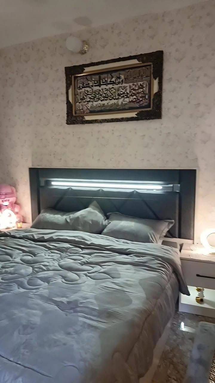 غرفة تركي للبيع 10 قطعه نضافتها 90 بالميه اخذتها ب مليون 350 و رايدها 650الف عنوان بغداد رقم ***********
