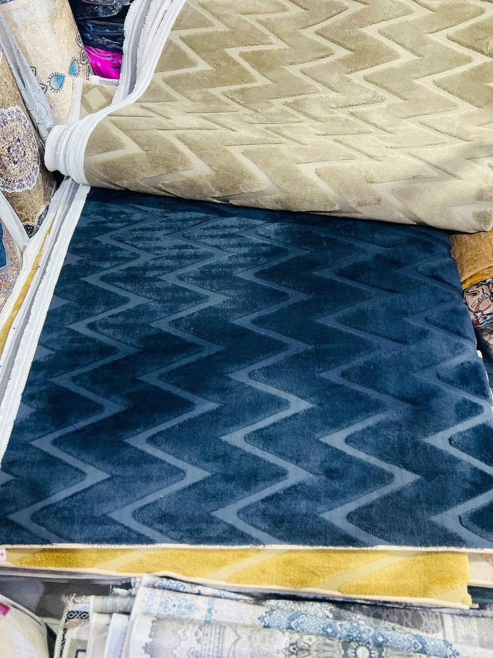 موديل جديد👍❤️
فرشات بوهيمي 
قياس ٢*٣
عنوان داقوق مقابل دائرة صحه قطاع
محل مفروشات اري👍
***********
