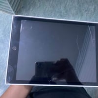 ايباد 9 • ٢٥٦ جيجا • كارتونه وشاحن