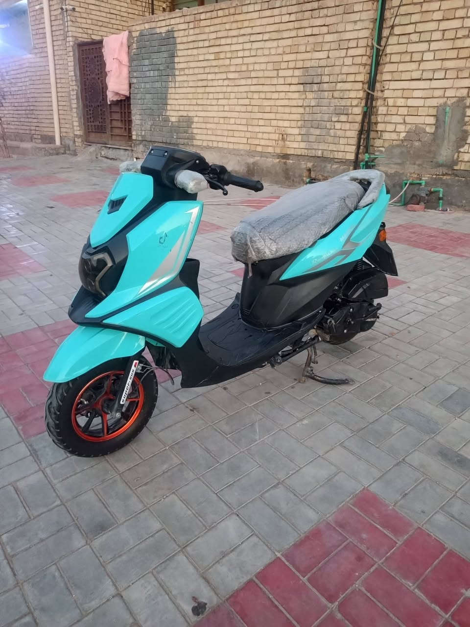 سلام عليكم عيني دراجه صيني كهربائيات شلعه نضافه الدراجه جاهزه الله شاهد عد الوكيل 1/250عرضه بلاش شراي يتصل ٤٥٠ بيه مجال بصيط /,عنوانه كربلاء الحر اتصال ***********
