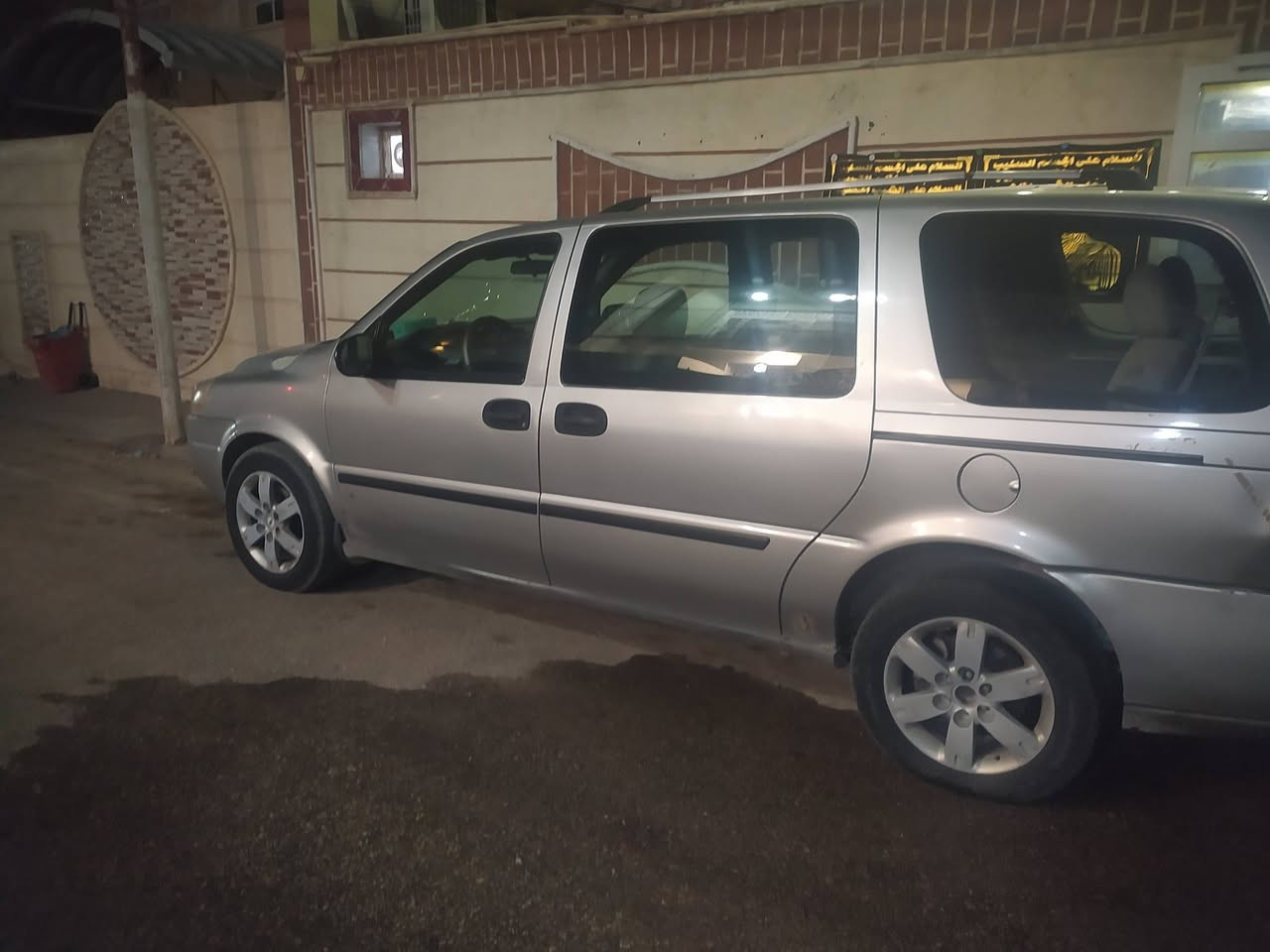 اسيارة شوفليت بلاندر رقم بغداد 2008 محرك 3900 كير على الشرط المكينه كامشه تبريد شغال ثلاث قطع للبيع فقط
الاتصال على *********** او ***********
