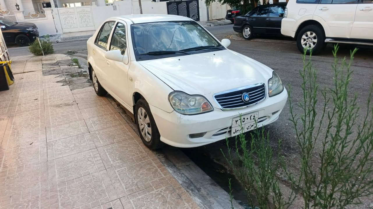 جيلي 2014
تبريد شغال 
مكينة وكير بشرط
سيارة جدا نضيفة قطعة وحدة صبغ  
وكالة تحويل بشرط 
غرامة عليها 100دولار 
السعر بيع سريع 38
*********** واتساب
