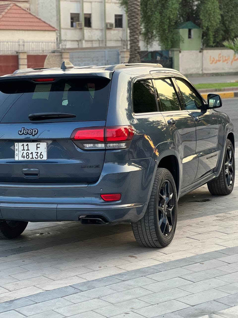 للبيع جيب لمتد اكس2020 للبيع فقط السعر240 
السيارة جديده بمعنى الكلام ماشيه65
فول عده الجكات والرادار حادث مرفق جاملغ مبدل نفس اللون ومصطره الباب مصبوغة فقط الباقي كفاله بدون أي دواخل
المواصفات 
كامرة 
بانوراما 
مقاعد جلد
نقطة عمياء  
مقاعد كهرباء 
صندوك كهرباء 
و باقي مواصفات الجيب 
مكان السيارة بغداد الكرخ 
السعر 24 الف دولار بيهة مجال
للاستفسار ‏‪***********‬‏
