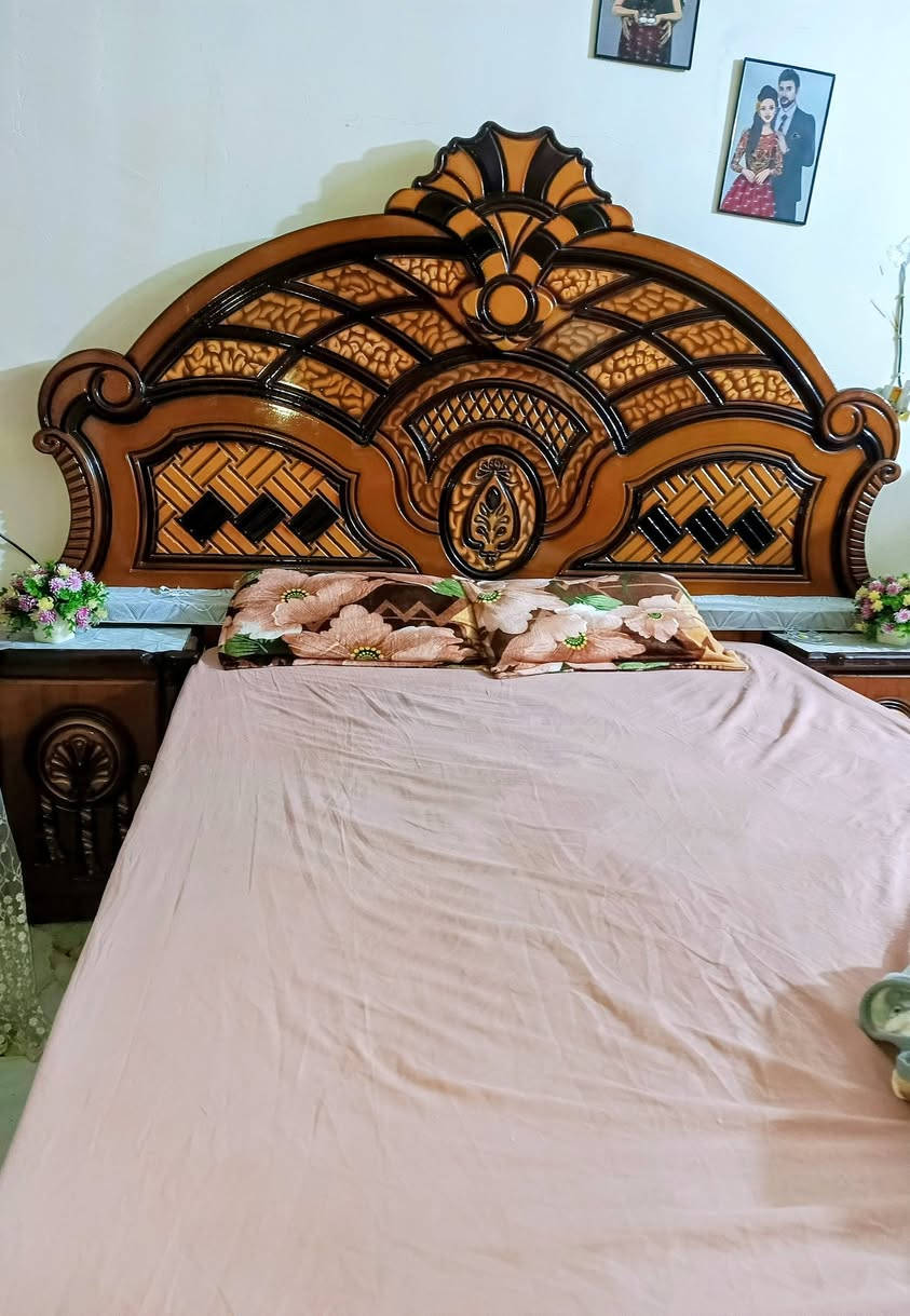 غرفه خشاب للبيع نضافه 85 بل ميه
وشراي يتصل ***********
