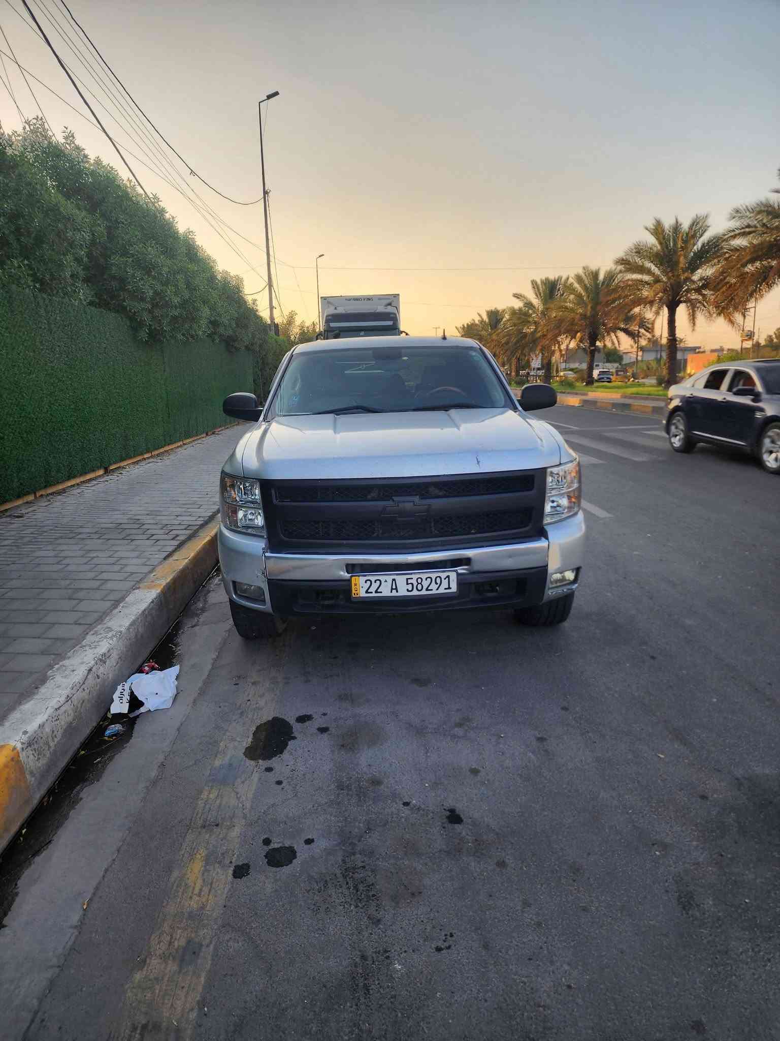 سلام عليكم سلفادور موديل ٢٠١١ سياره رقم اربيل باسمي وهزه بعدها مصاقطه ولا السنويه والسياره مضلله بالسنويه باب طويل وبدي قصير مكينه ٥٣٠٠ سياره بلاديه ما بيها قطره صبغ ما عدا هذا المعجون الموضع بالصور ردت اصبغهن بس مصار مجال سياره جاهزه من كلشي تخم تاير مكينه كير اكسل كله كفاله كهرباىيات كله شغال الدوس مالتها موجودات فتحتهن حتى اصبغهن وصبغتهن وبعدني مشادهن يعني كلشي مناقص السياره السعر ١١٥ رقم الهاتف ***********
