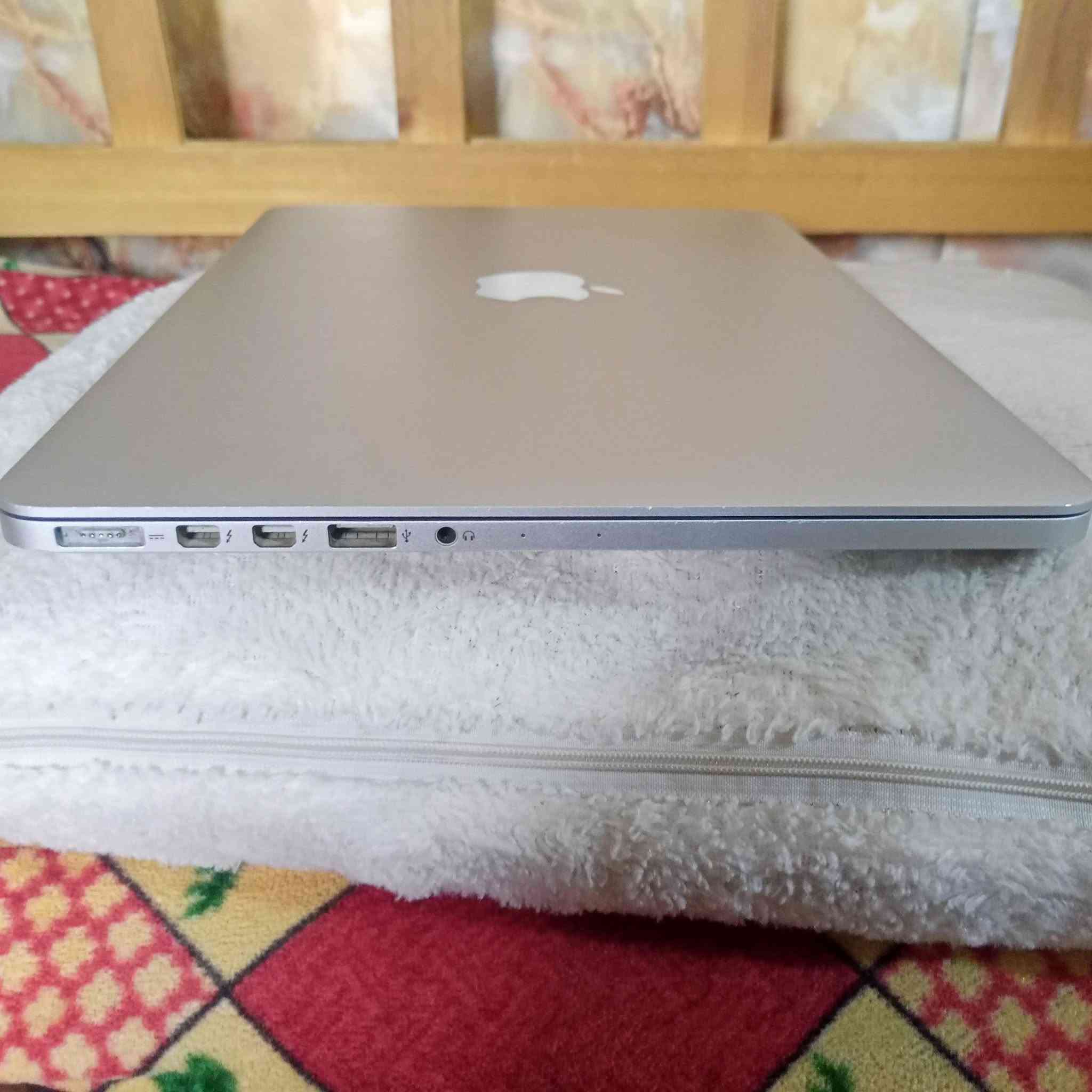 يا الله اللهم صلي على محمد وال محمد لابتوب للبيع مواصفات Cor i5 _3230 
2.60GHZ
250GGB
8SSD
lnTel(R)HD GYapmcs
سعر 500 وبيها مجال 

رقم واتساب ***********

