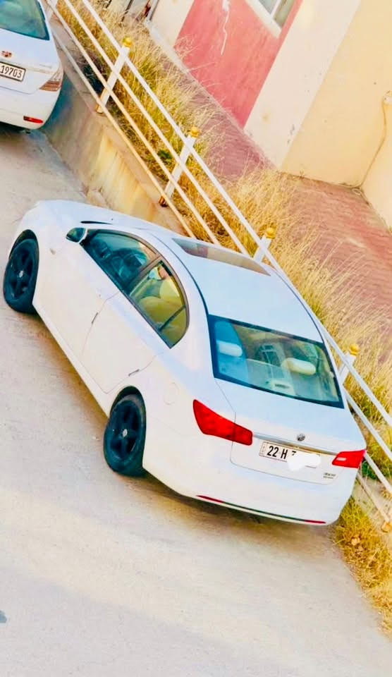 MG 3500
مۆدێل ٢٠١٢
گێڕ ئۆتۆماتیک
چوار جام کارەبا
تەبرید  ثلج
بێ بۆیاخ
بێ ده‌عم
سەقف سلاید
بەنزین زۆر کەم ئەخوات
بێ مەسرەف ماڵی دۆستە 
سەیارەی مەعرەز نیە
به‌شه‌رتی ته‌حویل
٦٥ مەجال
  واتس اپی لەسەرە
***********
