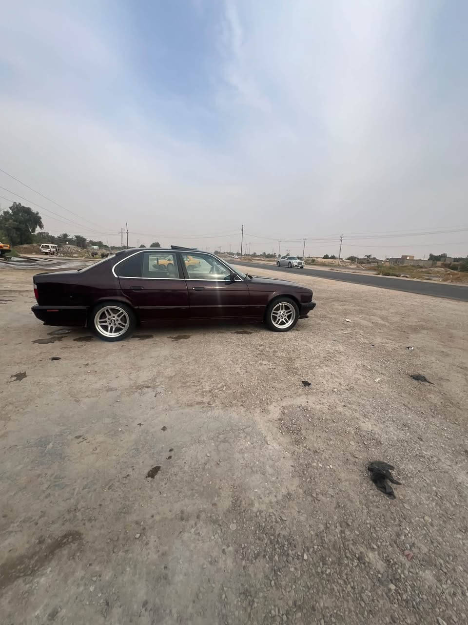 سلام عليكم بي امً البيع مو ديل ثنين وتسعين مكفوله كفاله عامه  تخمًً تاير حداديه جديده مكلف بل نشر رقم الهاتف ***********
