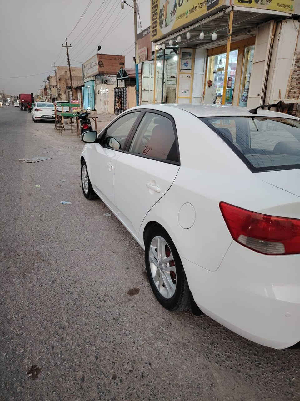 السلام عليكم
سيراتو ٢٠١١ خليجي رقم اربيل تحويل او وكاله بيها ٣ قطع رش بسيط بدون داخل سياره جديده تبريد كير مكينه ١٦٠٠ 
المكان النجف الاشرف ***********
