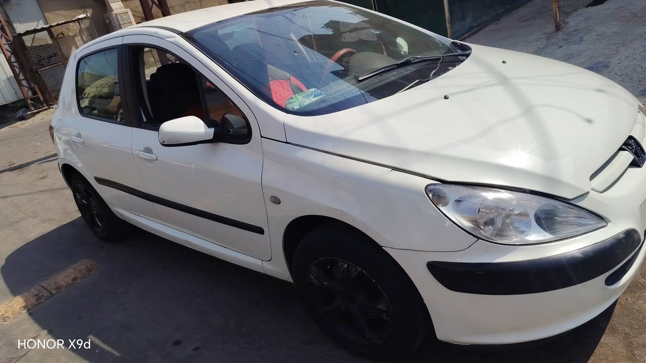 بيحو 307 للبيع
سياره كامله بيه نواقص بسطيه
سنويه منتهيه
تبريد شغال
تخم تايرات جديد
صدر مشتغله جديد
بيه كم مكان ضربه مصلح وكامل
غرفه جديده
السعر 47 ورقه وبيه مجال بسيط
حي القاهره ***********

نص مكتوب في الصور:
- HONOR X9d
