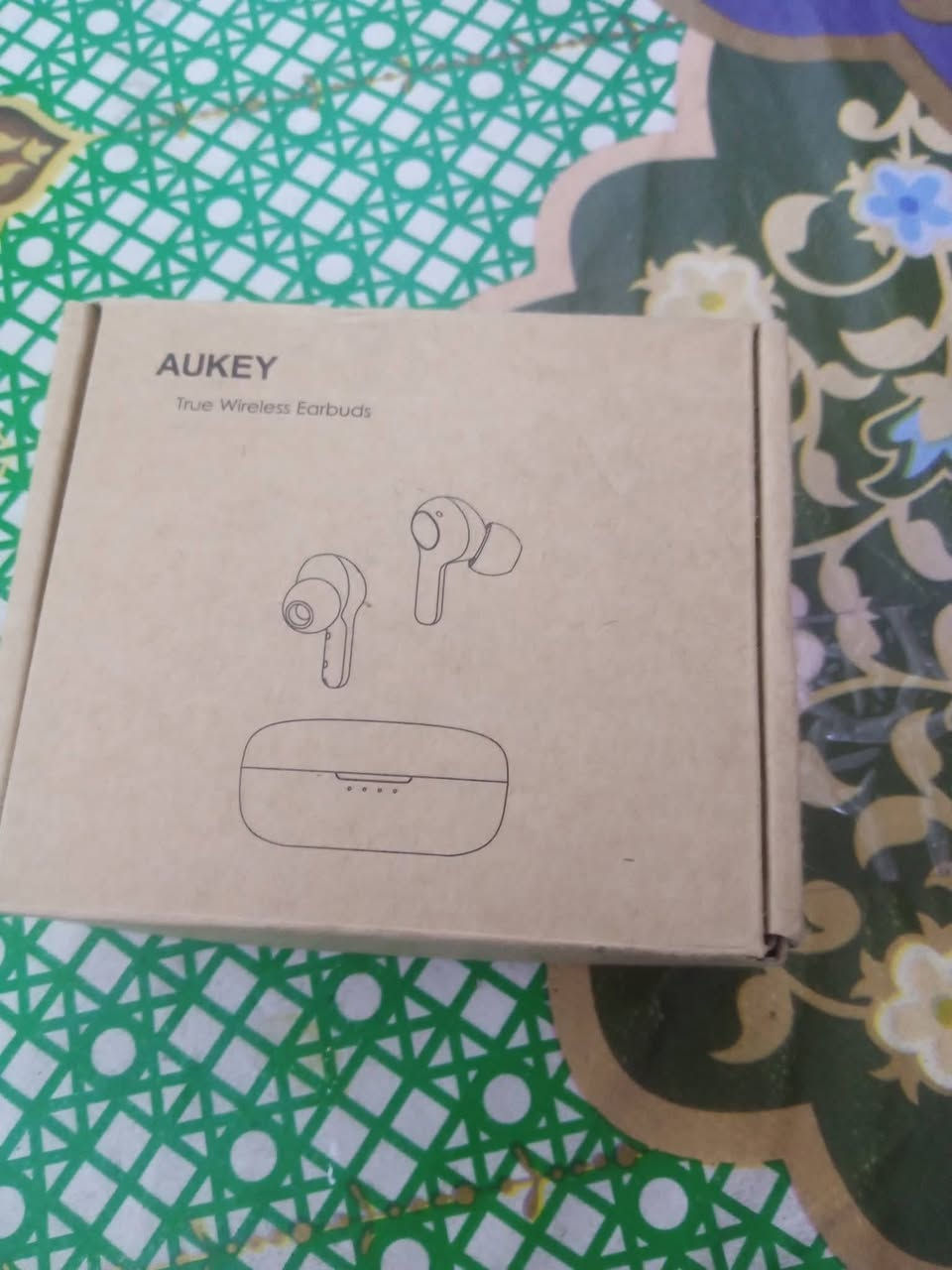 البيع

نص مكتوب في الصور:
- Button Instruction Front HD confirm / Video Power / Back Up key Right / Switch Left / Setting Down Key 2.0 Inch HD IPS Please Remove The Screen Protector Before Use.
- كنتورل شاشه تشغيل سبلت توسان
- قياس 40
- مبخره على كهربائي والسيارة