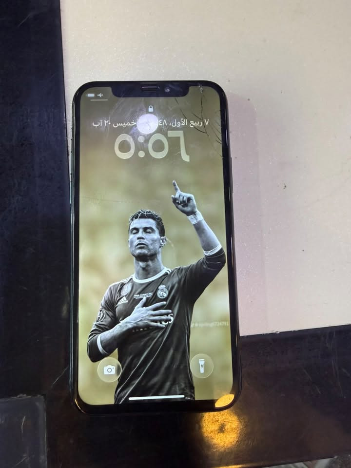 11برو
256
بطارية 100 مستبدله
شاشه بيها فطور ممأثره ع لمس
والظهر مكسور
مكان كربلاء
ب١٢٥ الف وبي شي بسيط
***********
