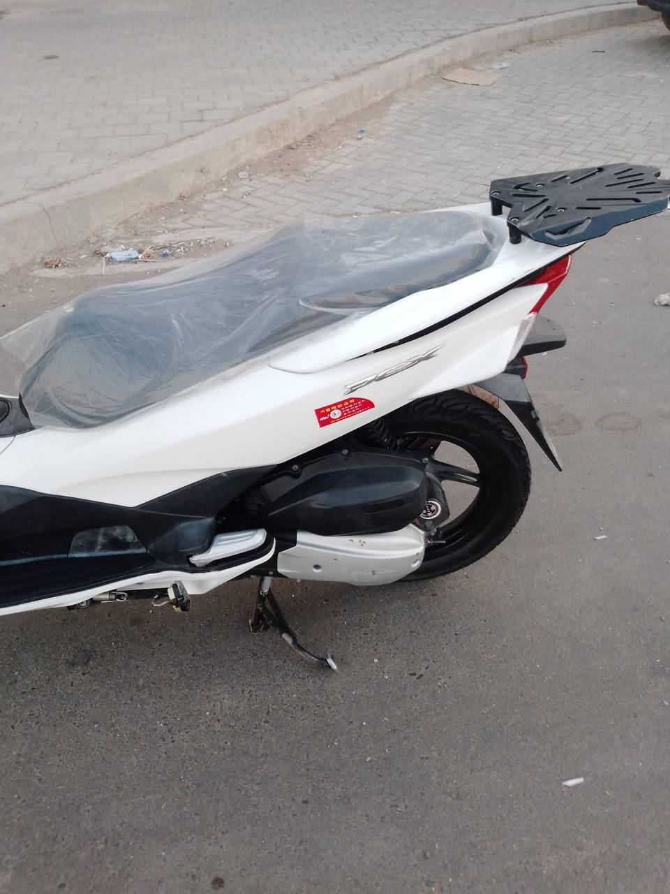 سلام عليكم دراجه pcx كله شغاله جيل ثاني للبيع جيب فيتر وتعال افحص ستان كهربائي حساس زدحام شغال العنوان بغداد مدينة الصدر تقاطع المستشفى ***********
