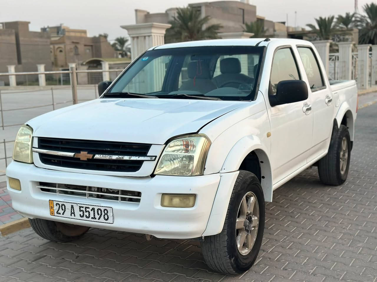 شوفر لوف 2005 للبيع
رقم واسط بسمنه تحويل ثاني يوم
مكينه 6 سلندر كير عادي فور ويل
المكينه حاويه جديده شادها 
تبريد شغال 
كهربائيات كلها شغاله
تايرات جديده
شاشه اندرويد
السياره جديده وحلوه مابيها نقص وجاهزه
السعر:65 وبيها مجال 
العنوان: واسط الكوت مركز المدينه
للاتصال: ***********
