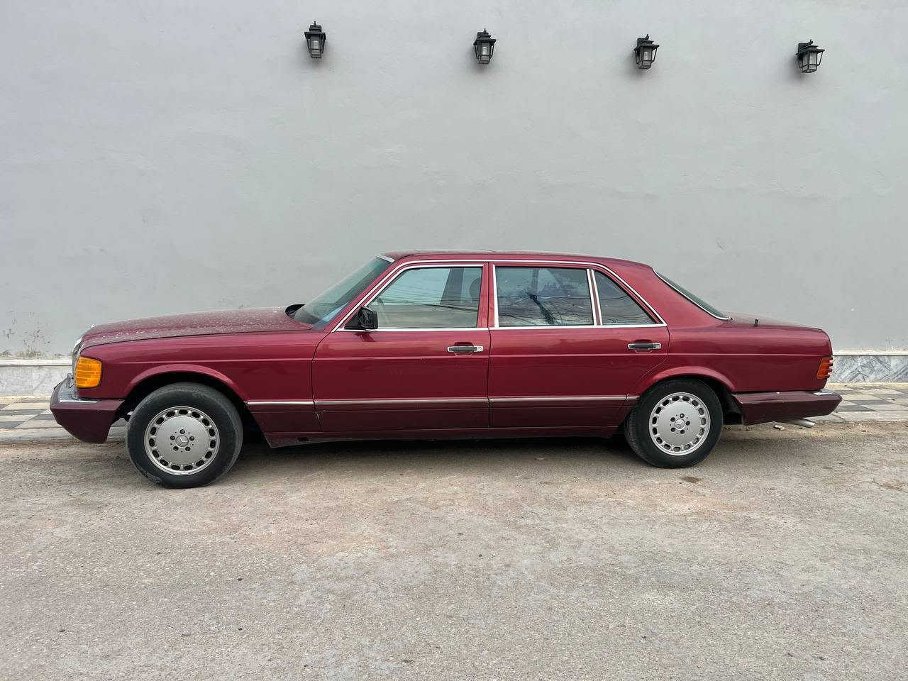 مرسيدس ٥٦٠ SEL • باب طويل • محرك 8V بلادي