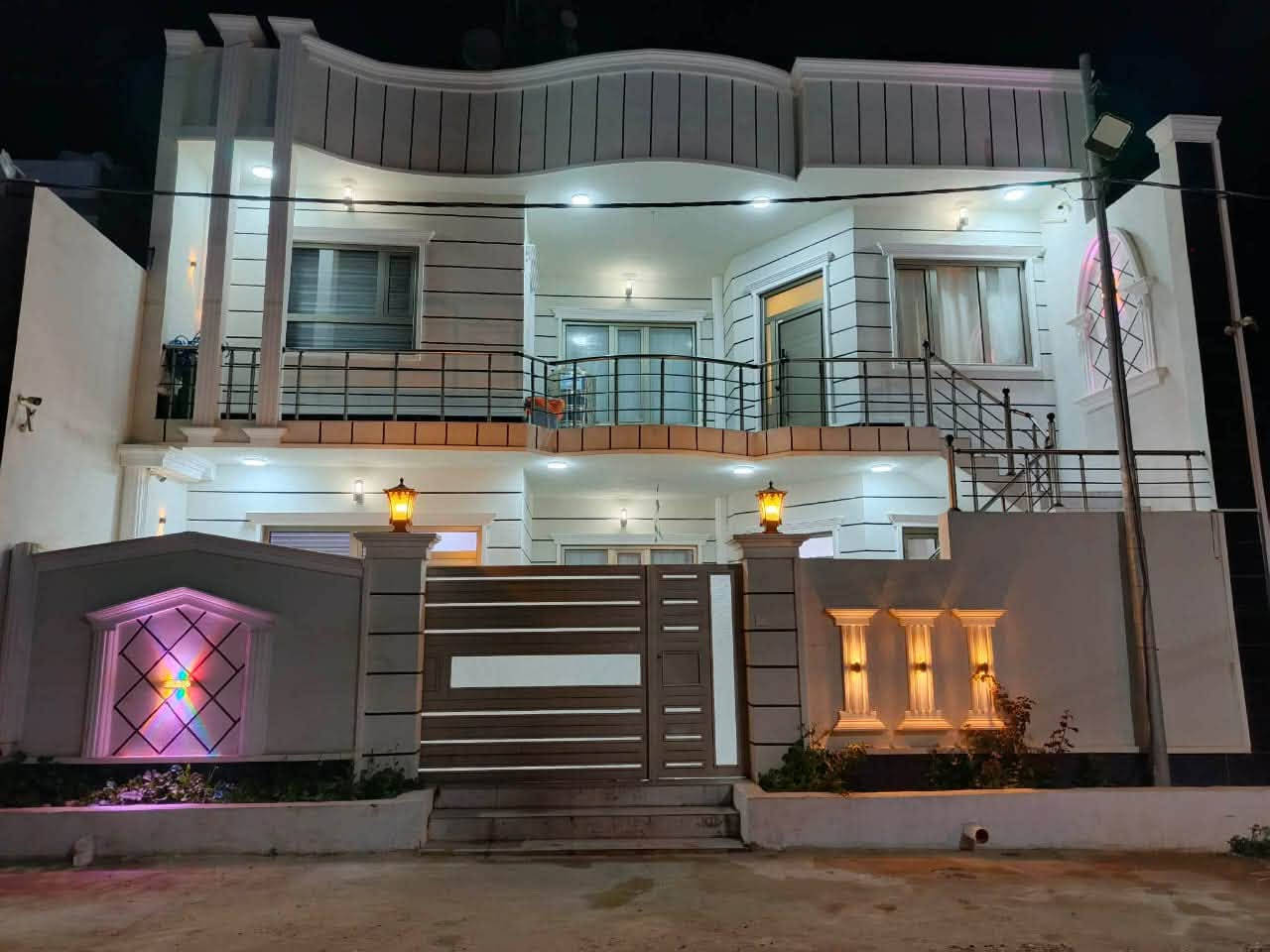 سلام عليكم 
 بناء  حديث    بيت للبيع مساحه 150 متر 🏠
طابو سند 25 
فول موصفات قاطين 
نضام دكتات قاط اول ولثاني 
مغربي قاط اول ولثاني 
سيراميك العنوان خانقين داره كناره قرب اسواق كلات***********
***********
