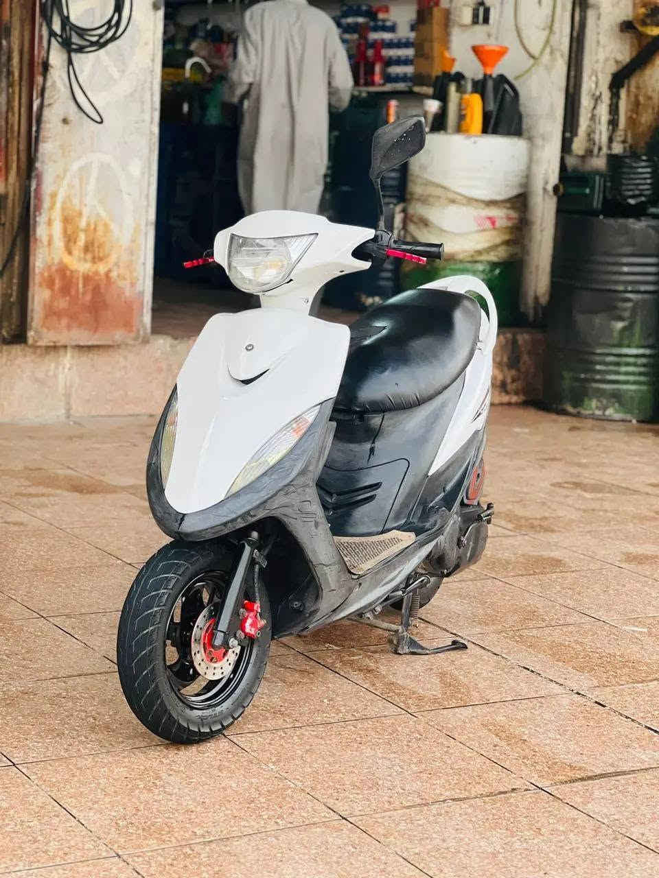 سلام عليكم
دراجه ماكس عدله دراجه ما مفتوحه بلاديه كلشي شغال بيها دهن كله امزويل دراجه ما ناقصها أي شي سعرها (مليون) بيها مجال قليل كلش المو شراي لا يراسل*********** بس واتساب
