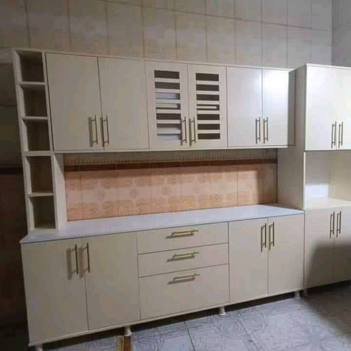 كاونتر خشب تركي MDF ضمان اربع سنوات مغلف طبقتين ميلامين يعني ضد المي والحراره والرطوبه سعر المترين ارضي ومترين ملحق وسنك متر ونص مرمر ٦٠٠. الف ضمان اربع سنوات