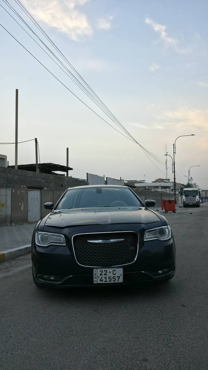 كرايسلر سي ٣٠٠ نص موصفات موديل ٢٠١٥ اصل 
السياره بيها جاملغ و بنيد شبر فقط

ماشيه ١٧٠ الف كيلو

شواصي كير مكينه كفالة 

تخم تاير جديد

حداديه جديد

سنويه ٢٠٣١ بأسمي تحويل ثاني يوم رقم دولي جديد

تبريد جاهز 

كشن حار 

العنوان البصره شط العرب 

رقم مالك السيارة *********** 

السعر ١٧٠
