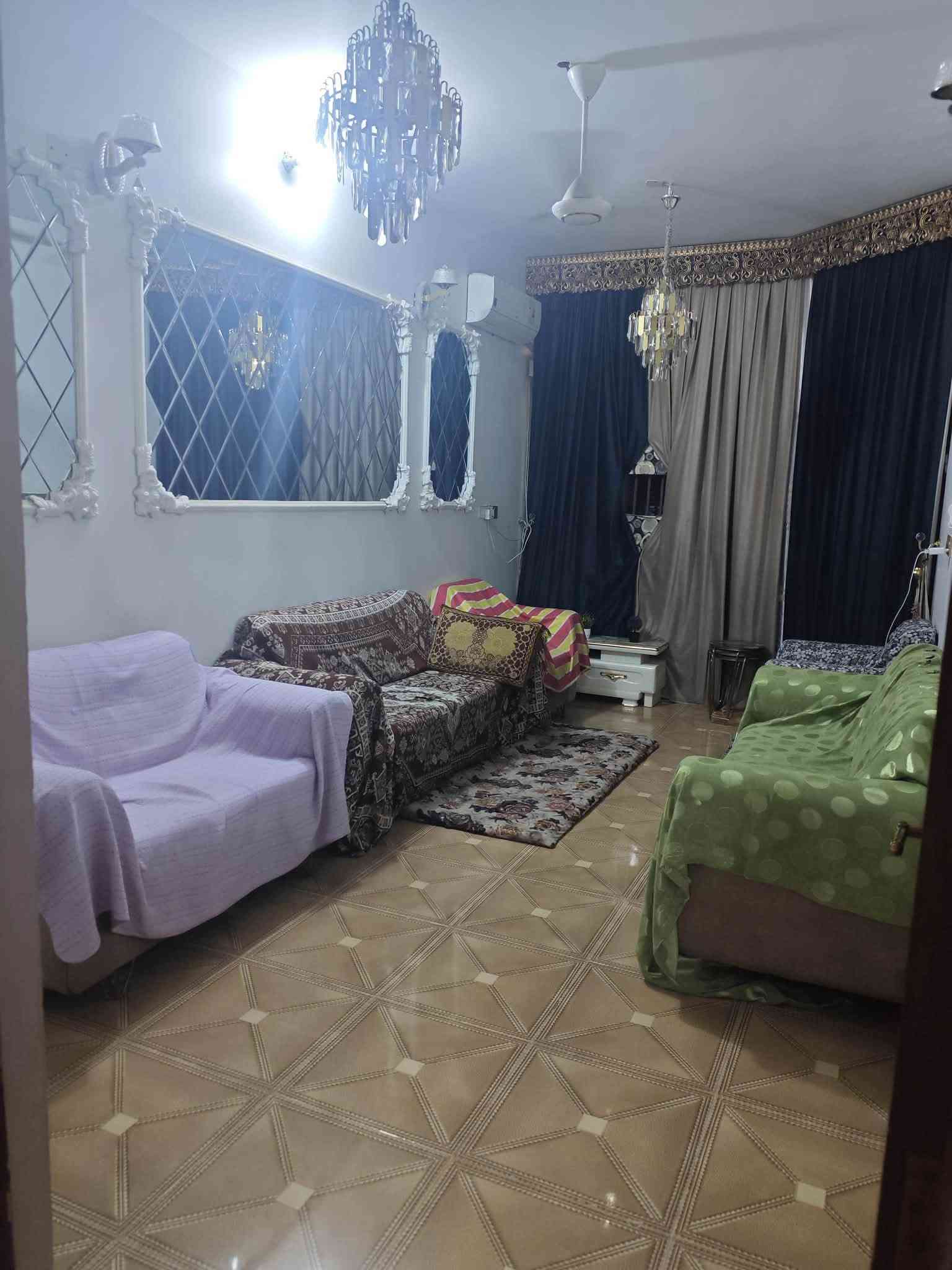 طابق ونص • غرفتين • ١٢٥م