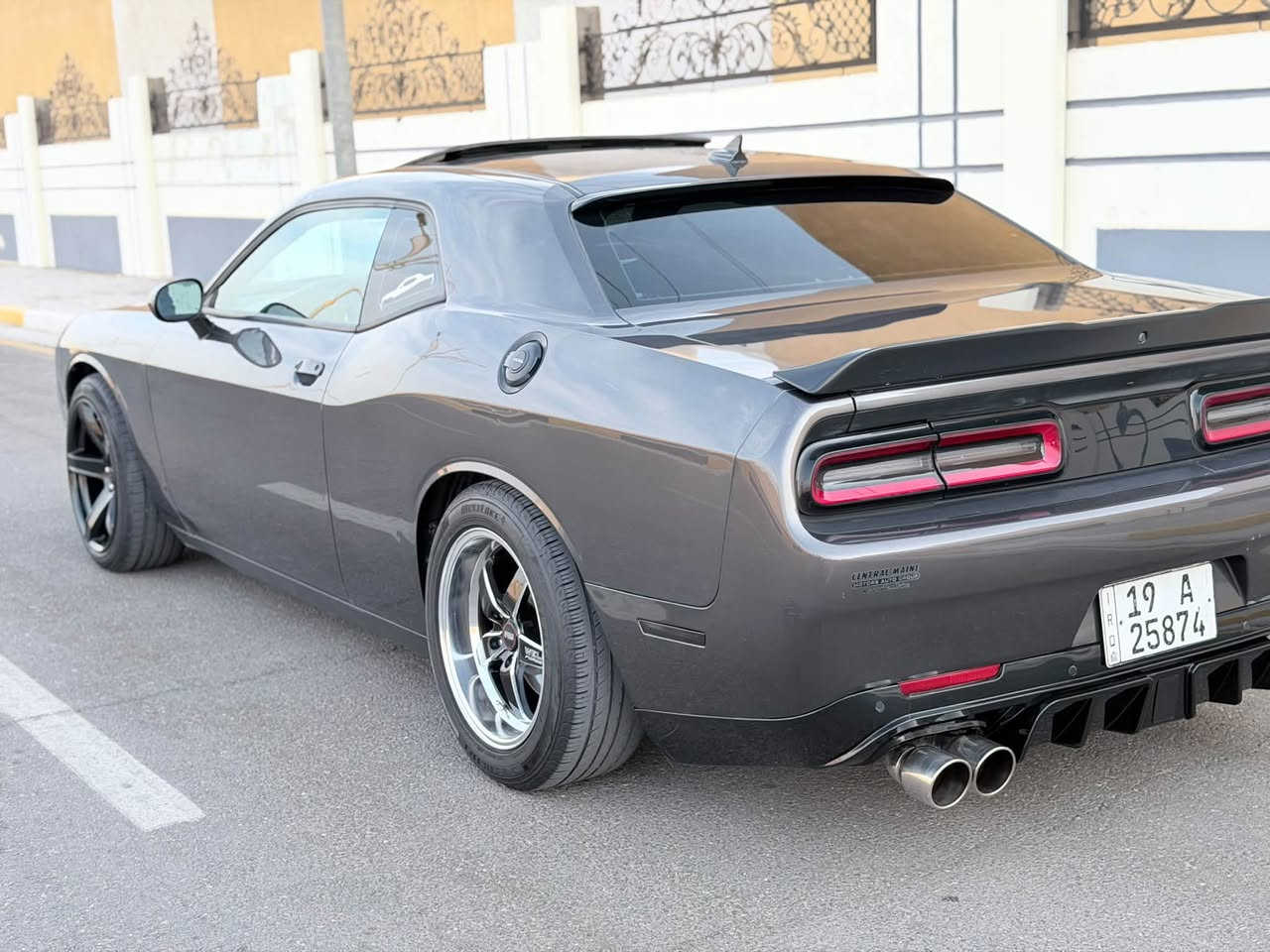 السلام عليكم 
جالنجر sxt فول مواصفات فتحه كشنات جلد 
كشن كهرباء ستيرن كهرباء تدفئه وتبريد كشنات وستيران 
موديل ٢٠٢٣  اخير اصدار 
رقم كربلاء بسمي 
جديده كارتون 
ماشيه ٤٥ 
سياره حادثه فقط بنيد وربع جاملغ بارد 
وبيه جاملغ جه الثانيه تبديل 
سعره ١٥٣ ورقه مال بيع او مراوس
مكانه كربلاء
للاستفسار ***********
