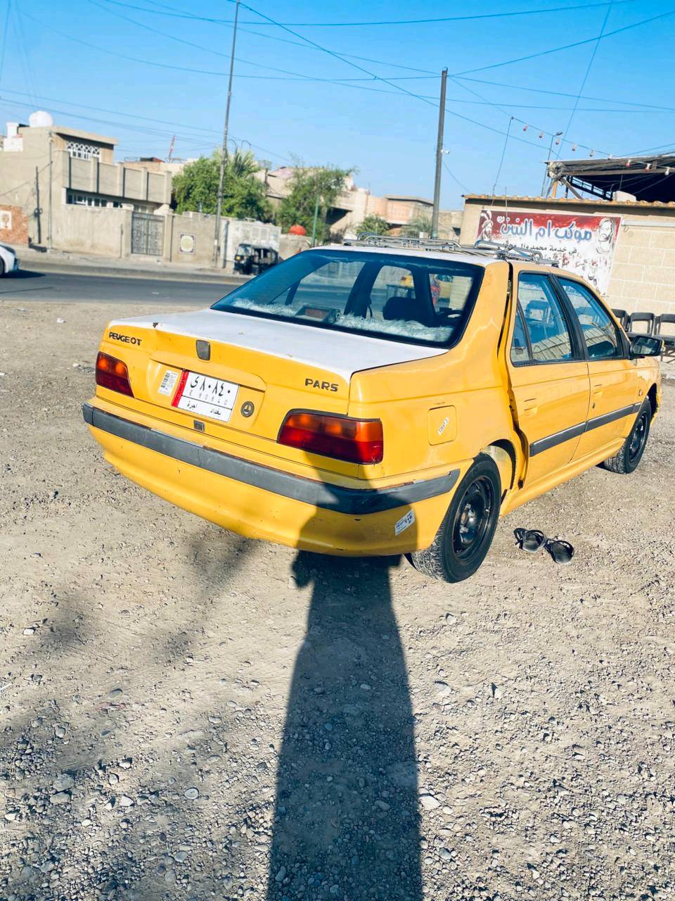 بيجو بارص 2013 رقم انكليزي  كبل عقد مروري اسويلك كير ومكينة مكفول لاظربة ولاصبغ كهربائيات شغالة تبريد شغال سيارة جاهزة عليها غرامة 100 وهيئة 15 يطيحن من سعرها اريدها ب30وبيها مجال *********** مكاني بغداد مدينة الصدر