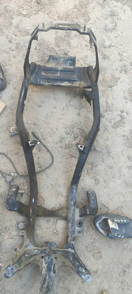 اغراض بطه للبيع
مكينه جديده ومكفوله شرط الشغل 
ويل امامي خلفي موس 
شاص مال بطه موديل 99 بالايلون 
عقل ست خطوط شرط الشغل 
تانكي حتى صبغه جديد ما ابي ولا مزروف 
كشن جديد 
رقمي بي واتساب ***********
مكاني كربلاء
