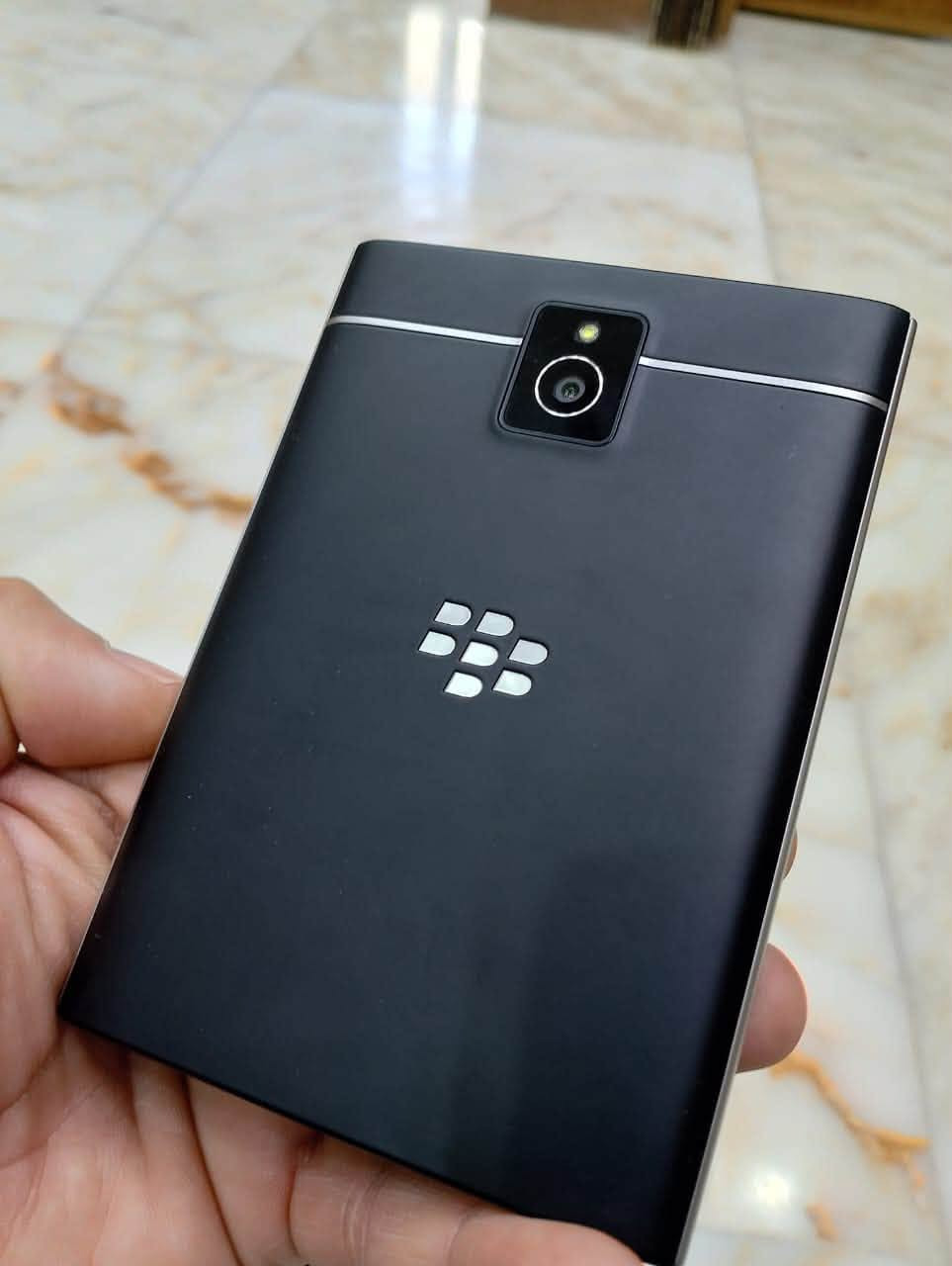 بلاك بيري باسبورد BlackBerry Passport
الجهاز شبه جديد غير مستخدم 
مع كامل الملحقات الاصلية وحتى الكاتلوك
السعر : 500 الف
مكاني بغداد - للتواصل خاص او *********** واتساب
