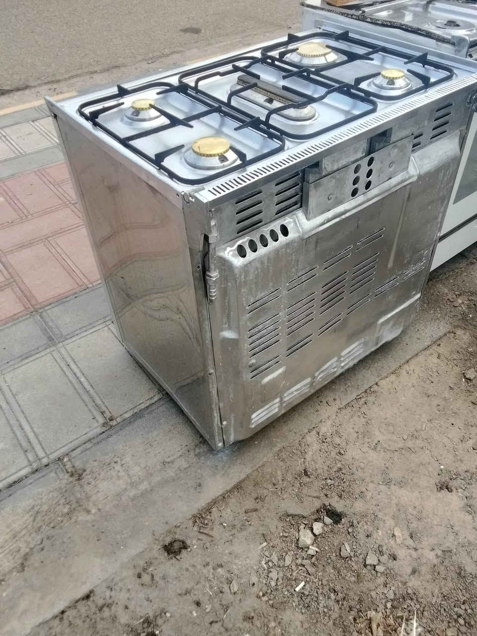 طباخ • مضمون • الاحرار