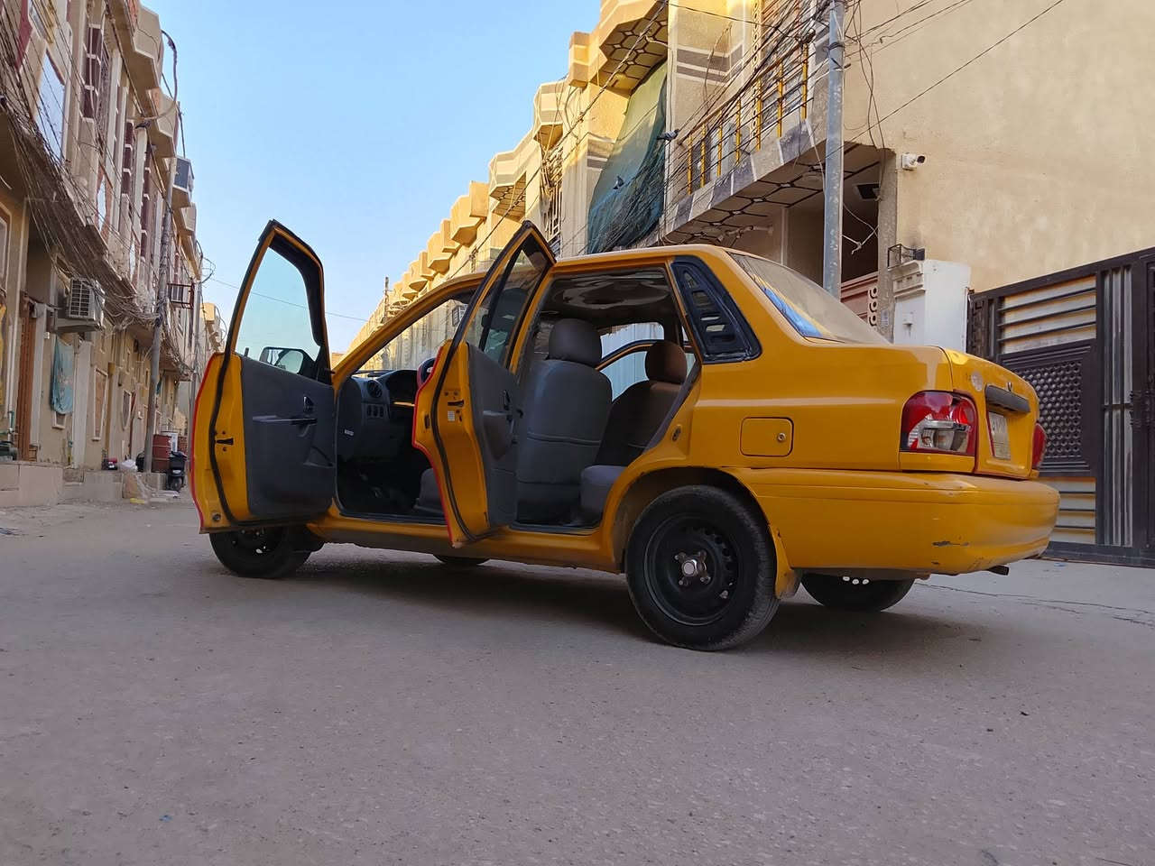 سايبة 2013محرك كامل جديد مكفولة كير.اربع تيارات جدد حدادية جديد تبريد ثلج كشنات دوشمة جديدة.فلنجات جديدة.ودبلات خلفية امامية جديدة مصفرة هيئة وغرامات السعر 32وبيها مجال المكان كربلاء التواصل على الرقم ***********
