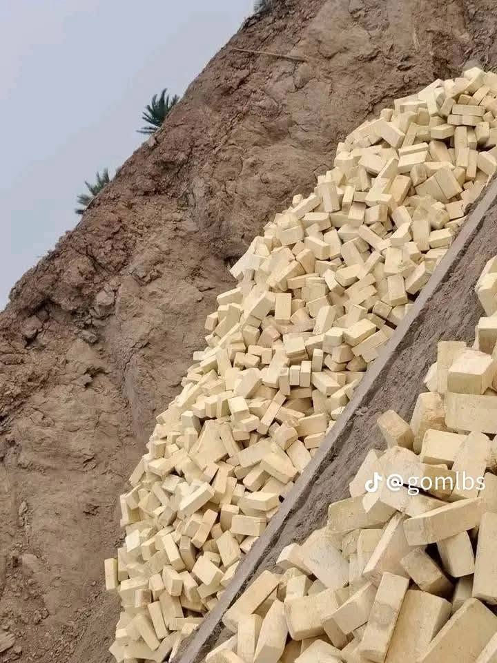 سلام عليكم طابوق اللبيع داخل وخرج غماس الاتصال على الرقم ***********
