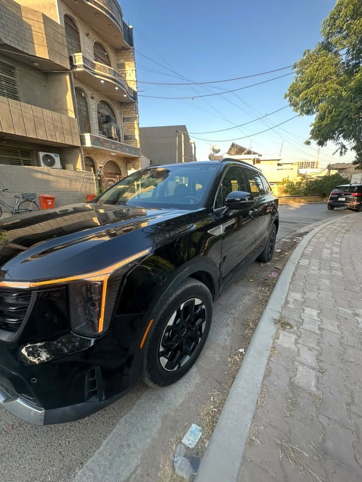 موضح بالصوره سورنتو 24
2500 تنفس طبيعي رقم بغداد 
السعر :230
ماشيه : 44الف كيلو 
حادث السياره بسيط جداً بدون لغود او شواصي  موضح بالصوره 

سياره حره بأسمي 
المواصفات 
1 محرك 2500 تنفس طبيعي 
2بصمه أبواب وتشغيل عن بعد 
3كشنات جلد 
4شاشه كبيره لمس 
5حساسات امامي وخلفي  وجانبيه 
6اوتو هولد 
7 اوتو ستوب 
8    4انضمم قياده
9 رادار امامي مانع تصادم 
10 رادارات جانبيه 
11 تحديد مسار 
12 قياده ذاتيه 

وبعد مواصفات هواي
مكان السياره بغداد 
***********
