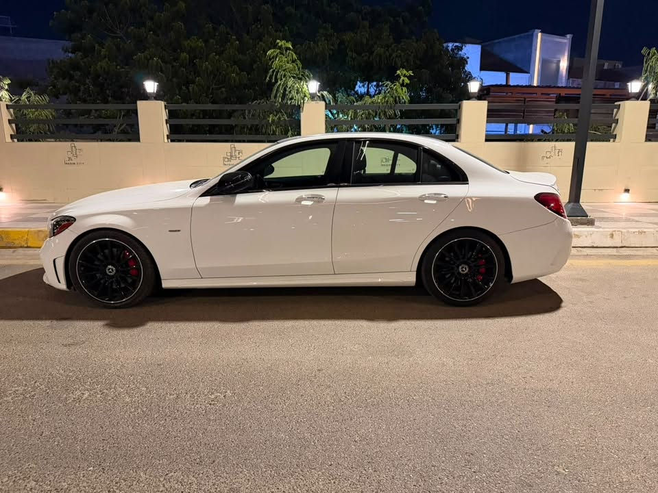 Mercedes C300 2021 kit amg ابيض

هيكل (AMG)بلادي شركة.
النسخة الرياضية 
السيارة جديدة جداً جداً بحالة الشركة بعدها 
مكفولة كَير مكينة صدر بدي شخط مابيها 

فقط ضرر امريكا قطعة وحدة باب خلف السائق 
بدون ايرباك بدون دواخل 

كلشي ممبدل بيها 
مغلفة ppf كامل 
فول مواصفات

المحرك//2.0لتر توربو -4سلندر

كشنات جلد
بانوراما  
شاشه كبيره
نظام ملاحة (Navigation)+(Car play)..

داخل صاج ملكي
داخل لدات(الوان)
كامره خلفيه دواره
سستم سماعات برومستر
كشنات  مقاعد جلد اسود  وشماوا ودشبول مطعم بالصاج 
كشنات كهرباء و كشنات الامامية تدفئة مع نظام خزن (ميموري
أنارة محيطية (64لون)
رادار امامي
رادار خلفي
نقطه عمياء
بصمة تشغيل
بصمة ابواب
صندوق كهرباء
لايتات ليد (٨عدسات)+بك لايت ليد
شحن وايرلس(Auto).
بك لايت ليد
سستم سماعات برومستر.
تقرير كار فاكس موجود
سونار موجود

ماشية 23الف Km 

مرقم اربيل رقم الجديد سنوية بأسمي
مكان السيارة بغداد
للاتصال
***********
