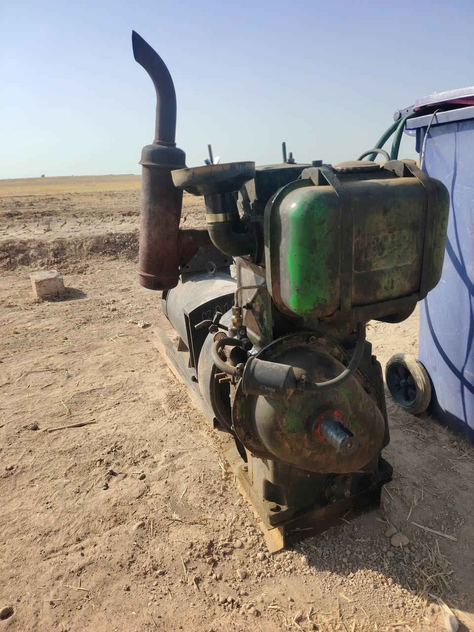 السلام عليكم 
مولده بتر للبيع معمره رايمن جديد 
تبريدها مي
السعر 650 الف وبيها مجال
العنوان النمرود قريه الخضر 
للاستفسار: ***********
