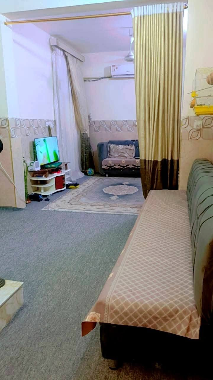 بيت للبيع مالتي يعني بدون دلال 50متر طابو سند 25 بنفس اليوم تتكاتب مع صاحب الارض يبعد عن الامام كيلو ونص حي العباس ع الحولي طابقين كونكريت الطابق الاول مطبخ وصاله وستقبال ومنور وحمامات والطابق الثاني غرفتين وصاله وحمام وسطح جبير وفرع البيت تبليط صبه السعر 85 رقم الهاتف ***********
