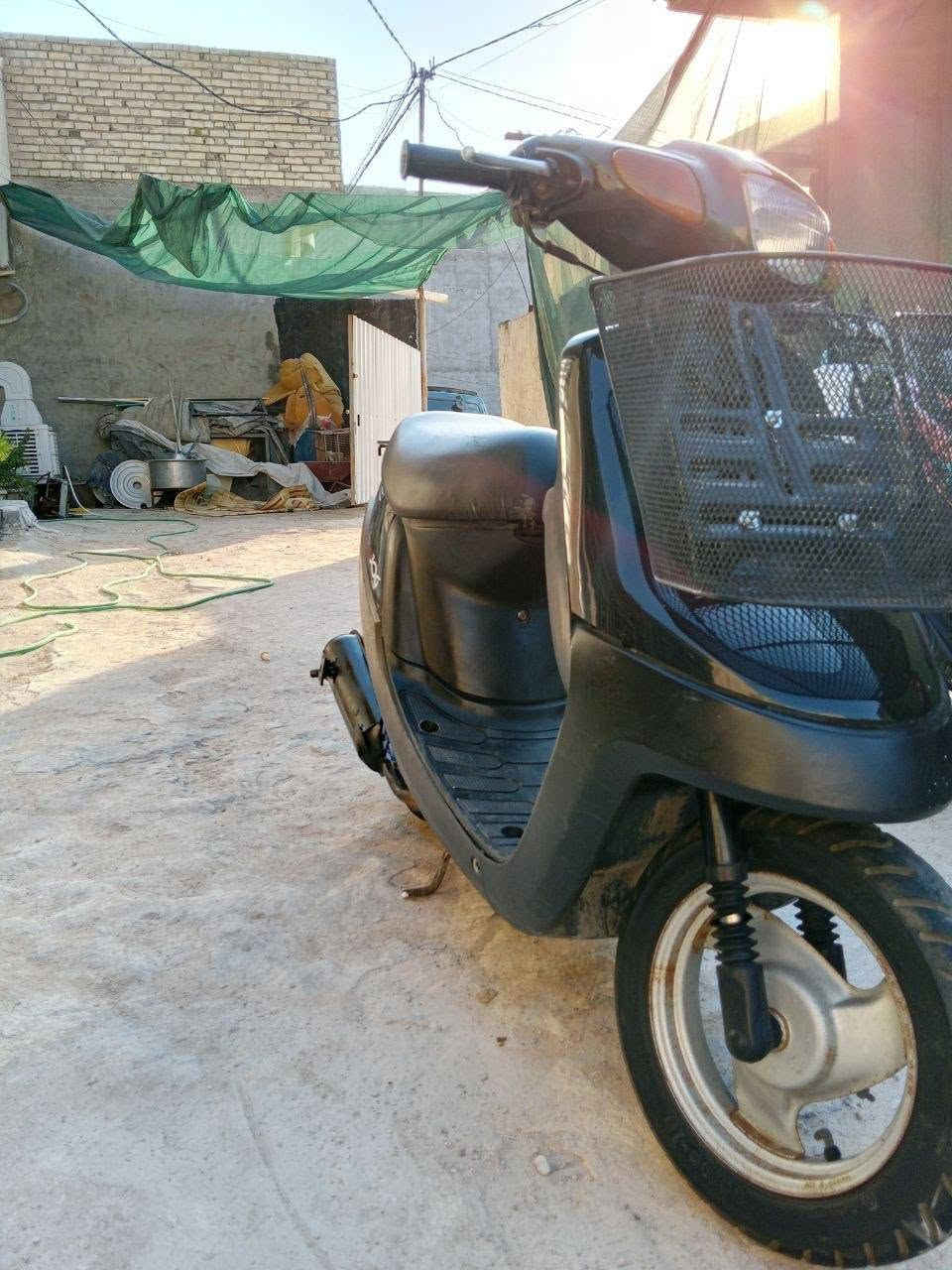سلام عليكم دراجه للبيع 99ما. مفتوحه بلاديه مكينه ناعمه دراجه مال حاويه السعر 600وبيها مجال عنواني كربلاء ***********
