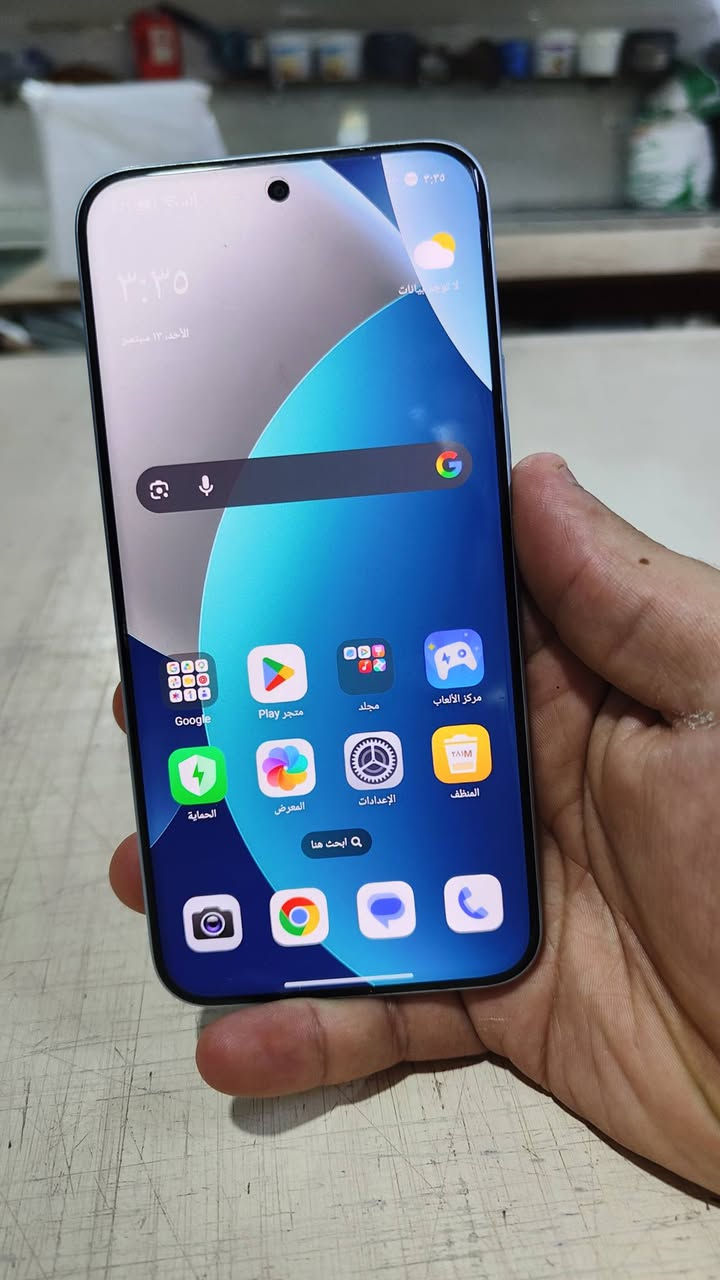 Redmi note 15 pro +

شريحتين + esim
الذاكرة : 512 GB

المعالج : Snapdragon® 7s Gen 4 Mobile Platform

RAM : 12 + 6

الشاشة : AMOLED بحجم 6.83 بوصة، دقة 1.5K (2772×1280)، وتردد 120Hz، سطوع أقصى 3200 nits، مع Dolby Vision وHDR10+ وحماية Gorilla Glass Victus 2.

الكاميرا الرئيسية: 200MP مع مثبت بصري OIS ومستشعر 1/1.4 بوصة، إضافة إلى 8MP Ultra-Wide. تصوير فيديو حتى 4K/30fps.

السيلفي 32 MP 

البطارية: ضخمة بسعة 6500mAh.

الشحن: سريع بقدرة 100W HyperCharge.

الوزن: حوالي 207–208 غرام.

كارتون والغراض كاملة مع الملحقات

السعر : 580 وبي مجال

للاستفسار : ***********
