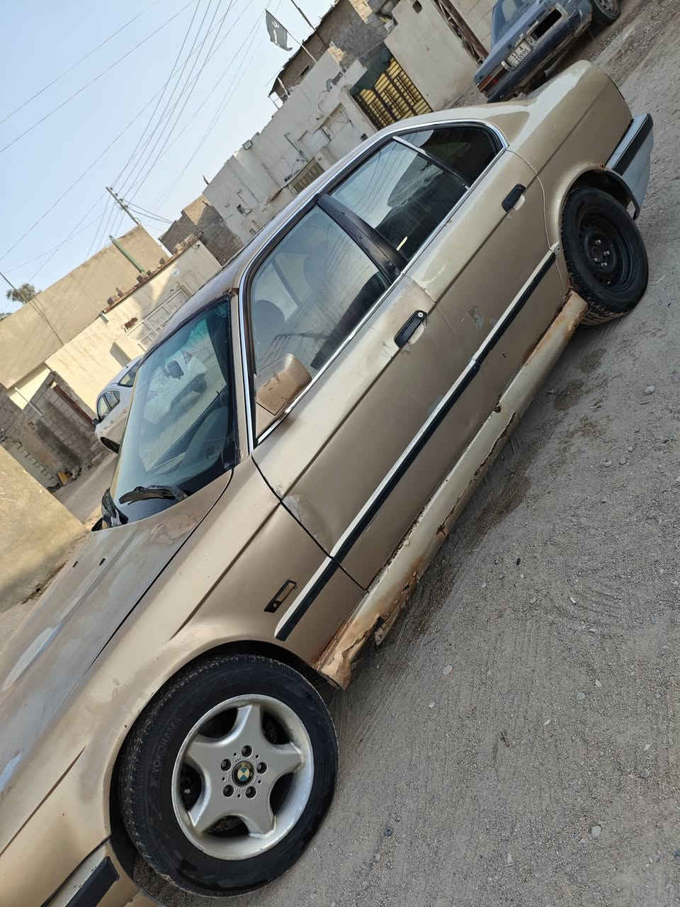 بسم الله بيئم رقم بصره كير ومحرك فيفيتي توني شادهن تبريد شغال عينه كلها شغاله باور وجعمغه جدد كهربائياتها كلها شغاله ويل كبل اصلي  توني شاده سياره شغاله ومرتبه وتحويرها كلش مضبوط على ايدي  الحمدلله مكاني بصره زبير سعرها 25 وبيها مجال *********** وبي وتساب همين
